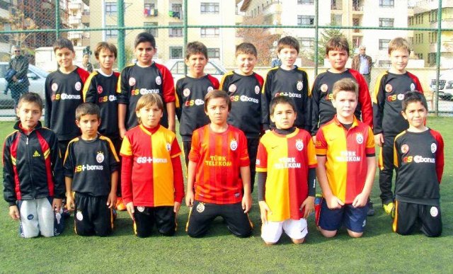 Lowen Geboren in 2003-2004-7